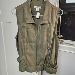 CJBanks olive zip vest nwot